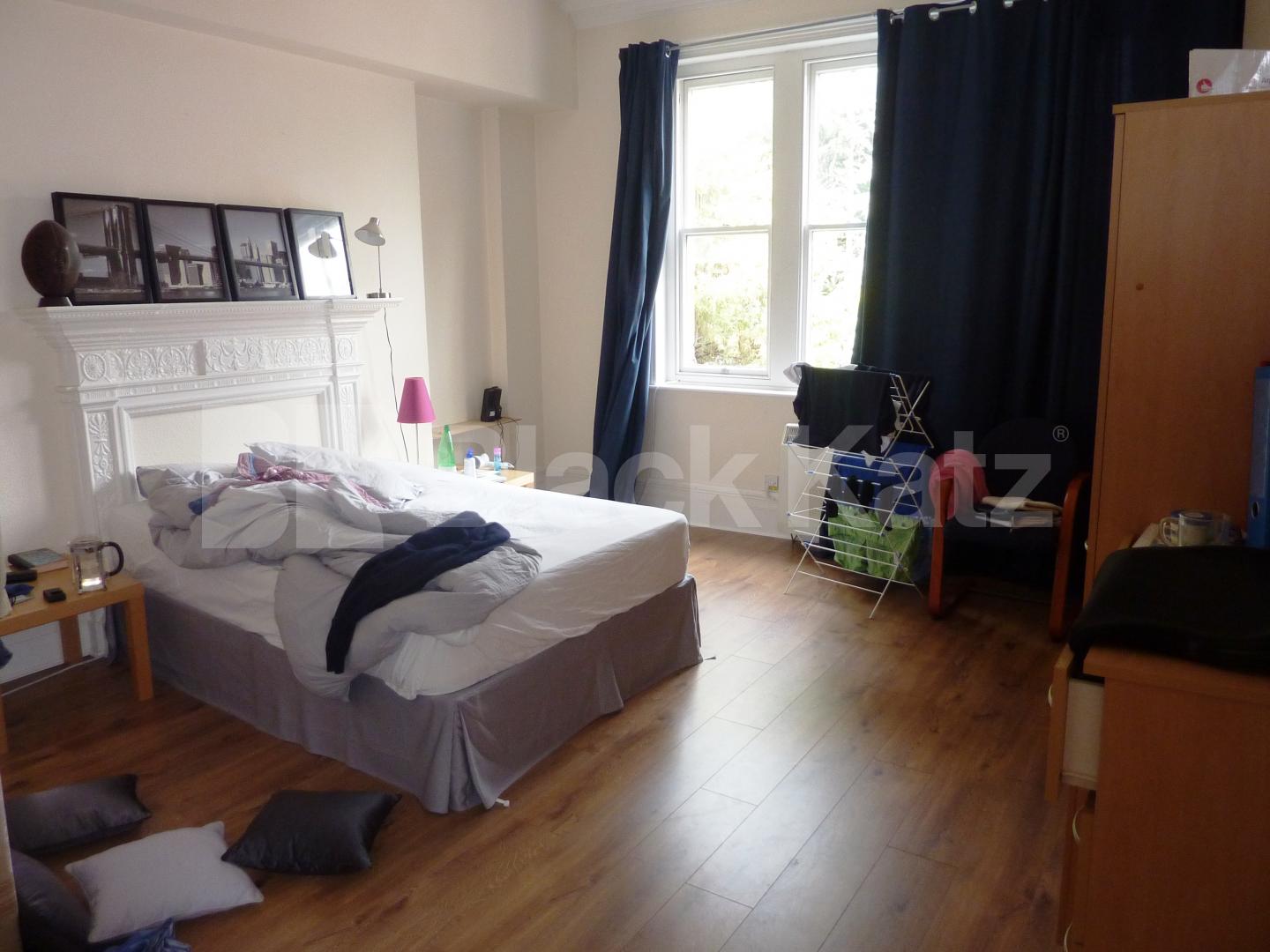 			NEW INSTRUCTION!, 4 Bedroom, 1 bath, 1 reception Flat			 Finchley Road, FINCHLEY ROAD 